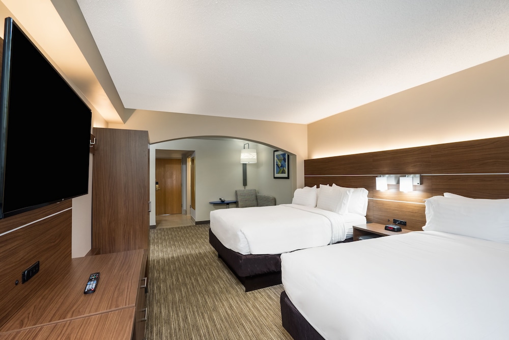 Holiday Inn Express Hotel & Suites Louisville East by IHG - photo 2