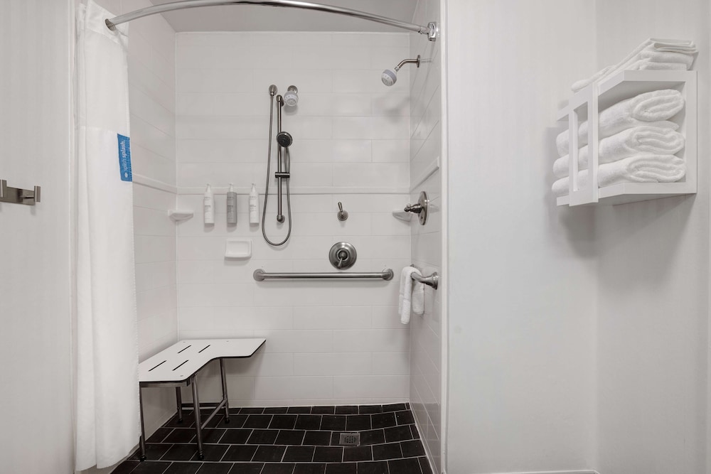 Hampton Inn Natchitoches - photo 25
