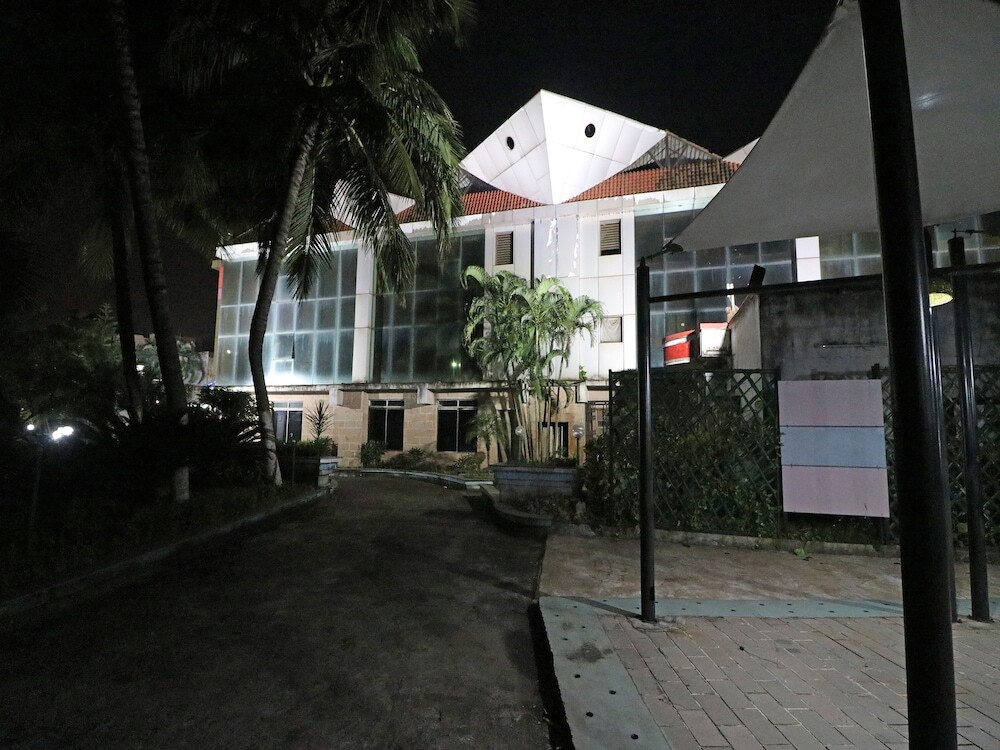 Hotel Landmarcplaza — Tamluk