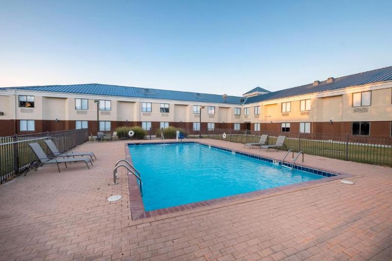 Quality Inn Bentonville Rogers - photo 2