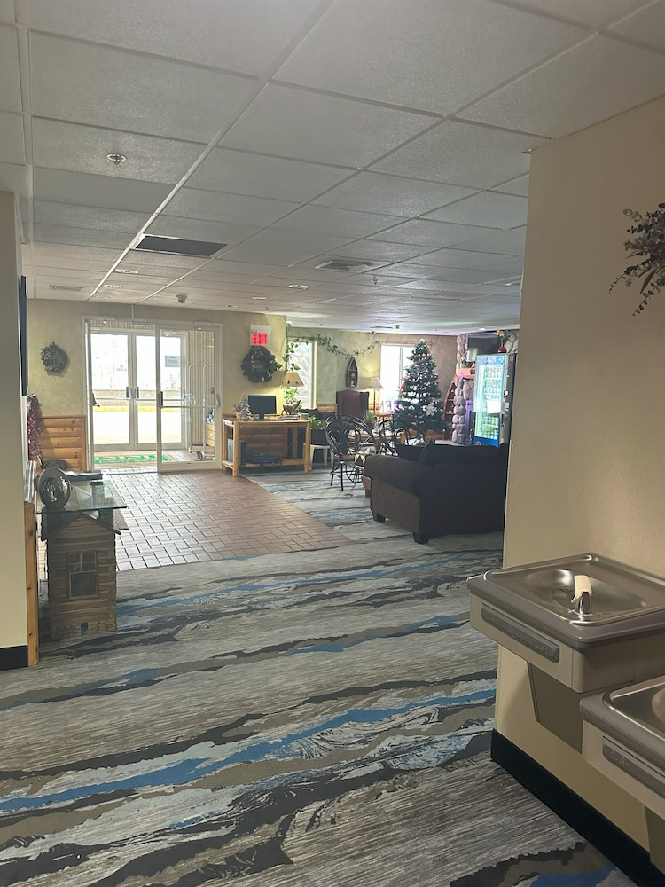 Hometown Inn Indian River - photo 2