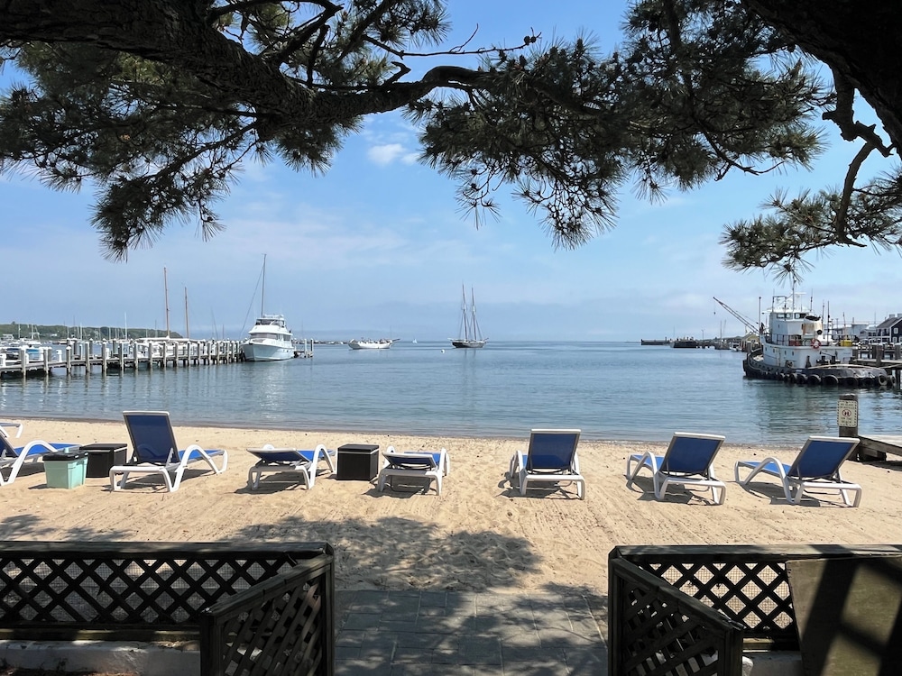 Vineyard Harbor Motel Private Beach - photo 316