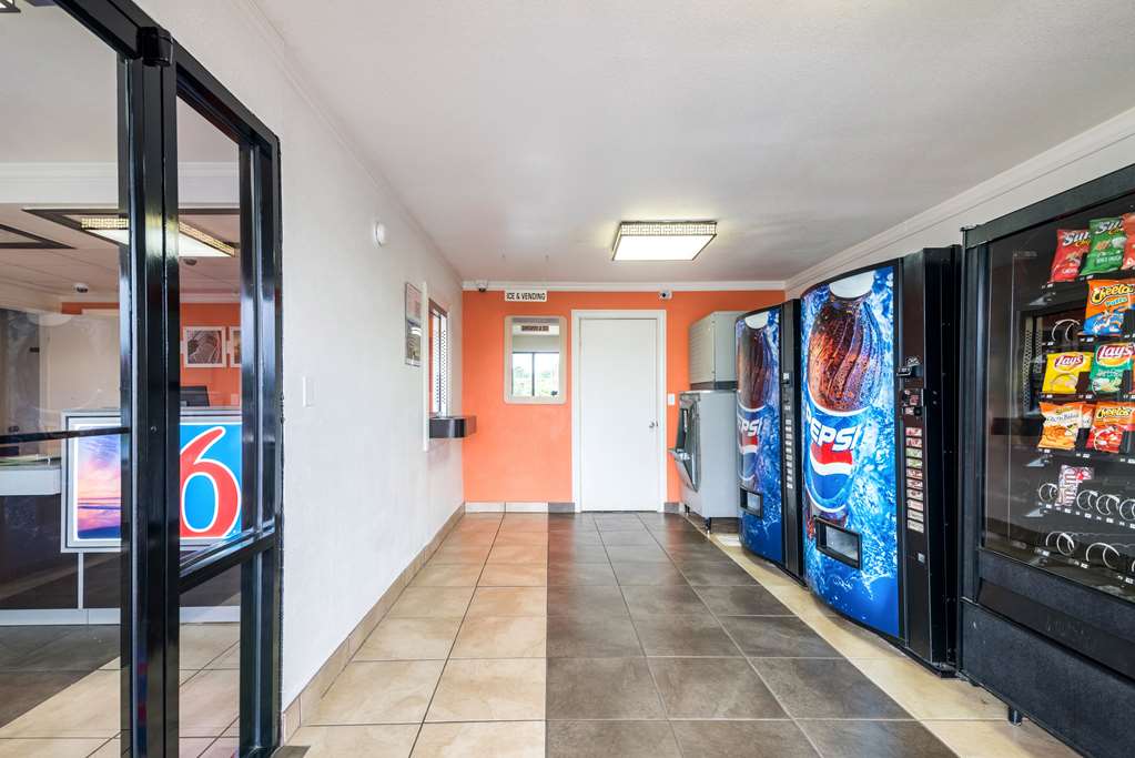 Motel 6 Anniston AL - photo 29