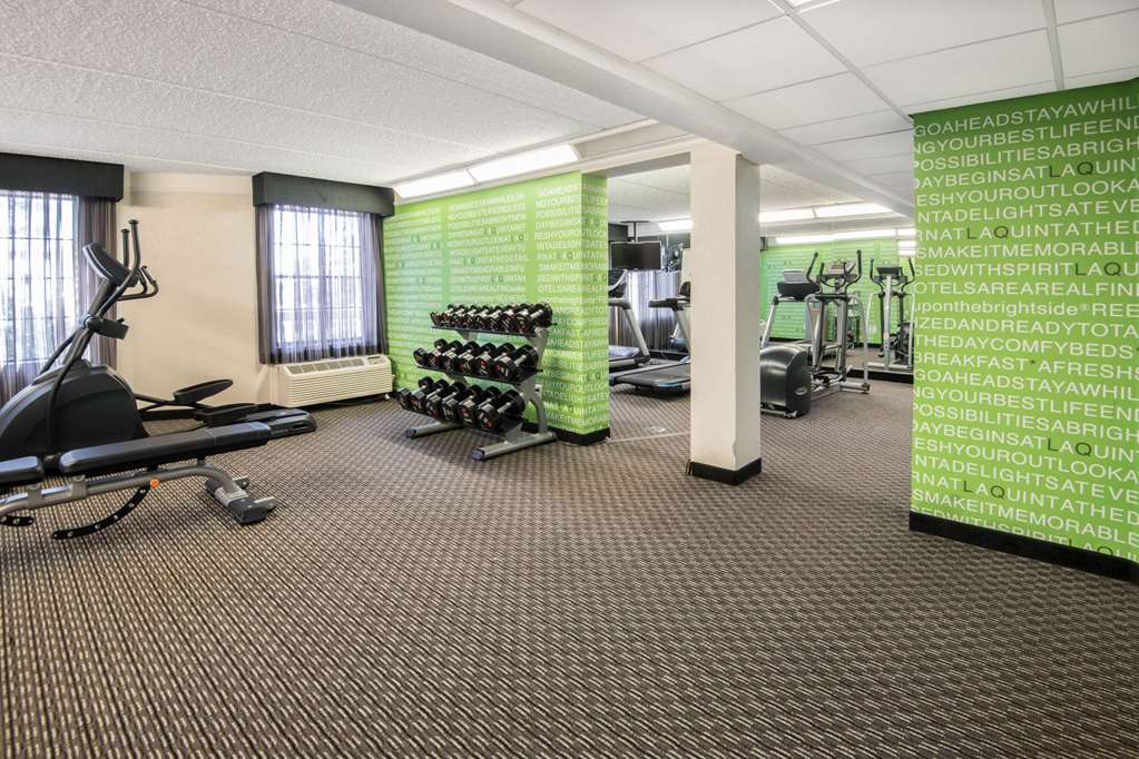 La Quinta Inn & Suites by Wyndham San Antonio Riverwalk - photo 12