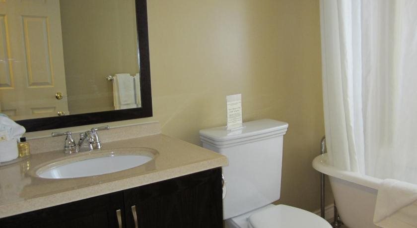 Reynolds Hotel — Lillooet — photo 2