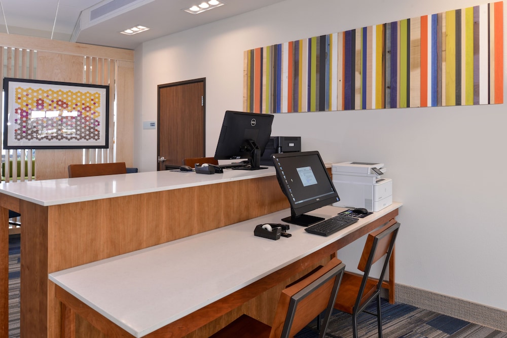 Holiday Inn Express & Suites West Melbourne by IHG - photo 44