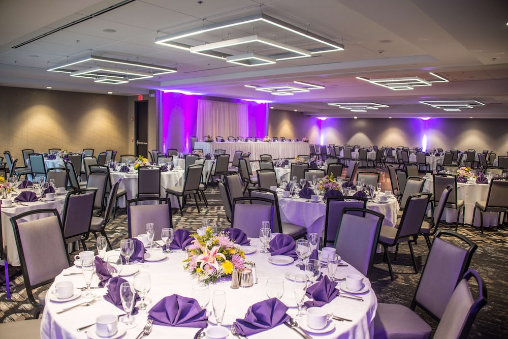 DoubleTree by Hilton Hotel Syracuse - photo 39