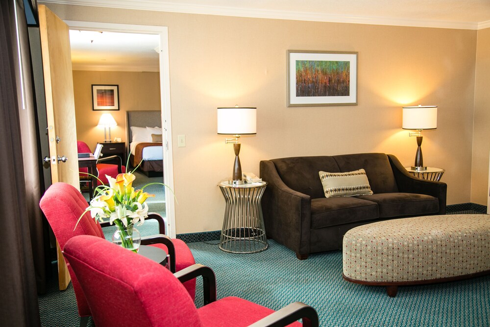 The University of Georgia Center for Continuing Education & Hotel - photo 38