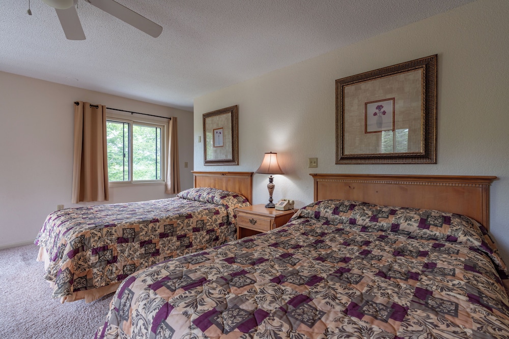 4 Seasons at Beech Mountain - photo 11