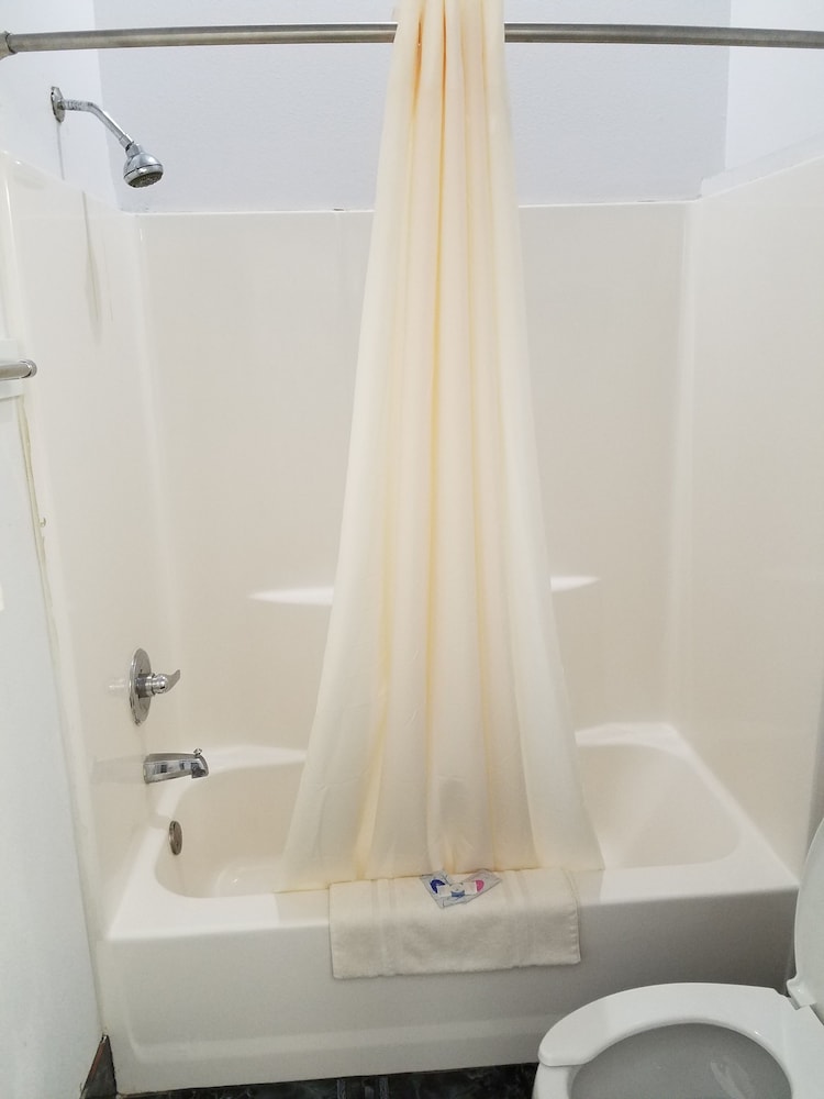 Quality One Motel - photo 14
