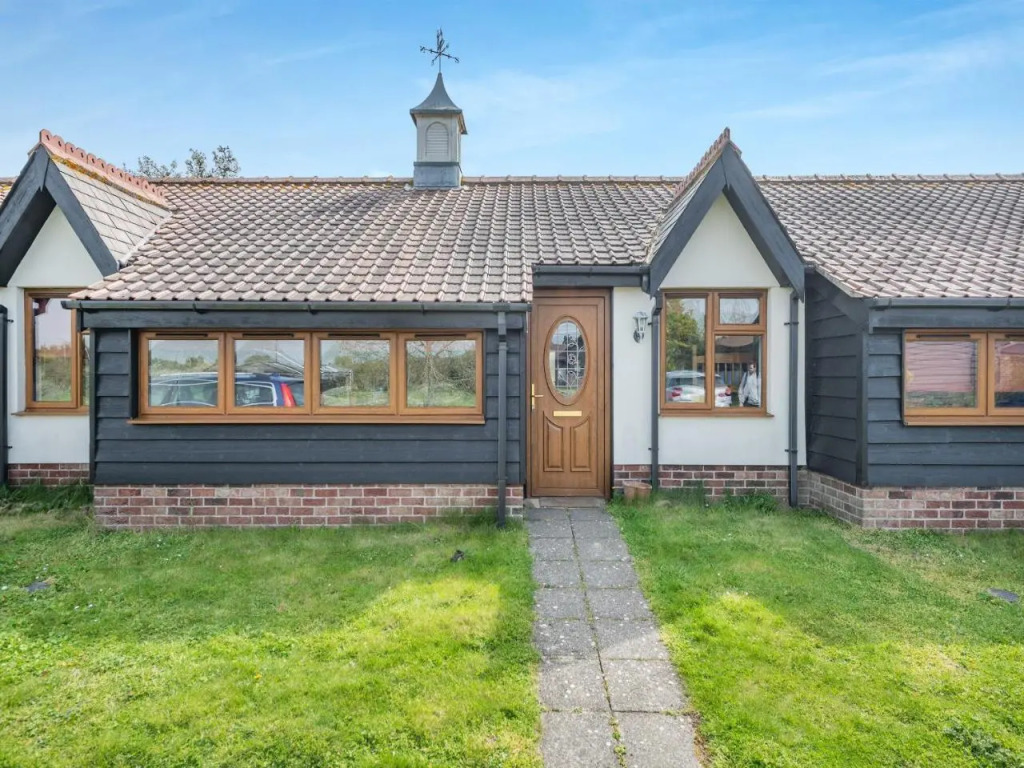 Peartree Cottage — 4-Star Luxury Hotel in Saint Osyth, United Kingdom