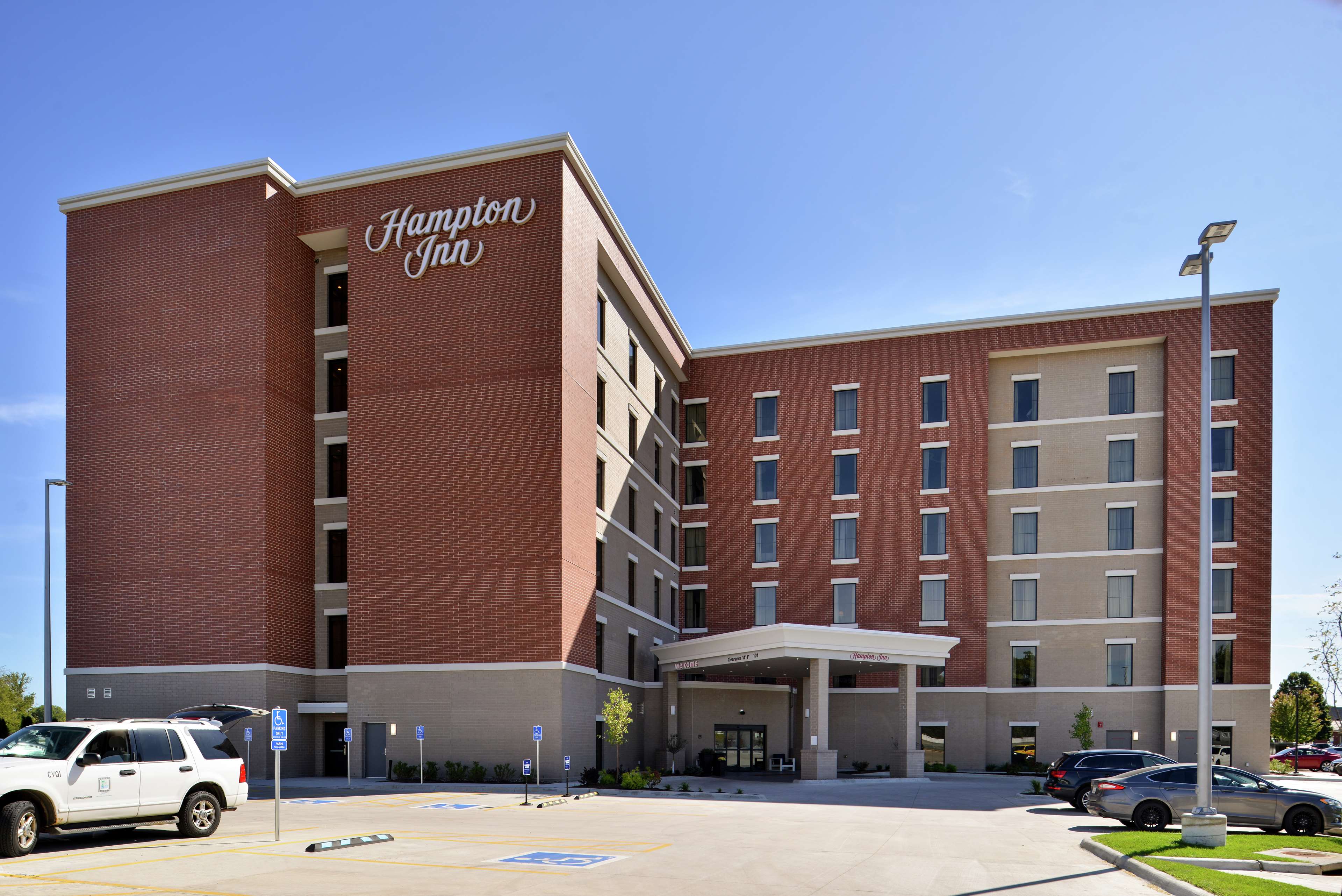 Hampton Inn Cedar Falls Downtown - photo 6