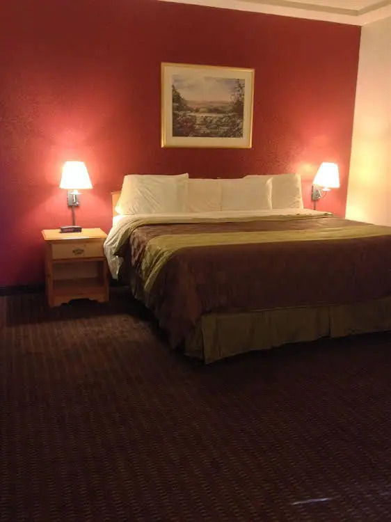 AmericInn Belle Plaine - photo 12