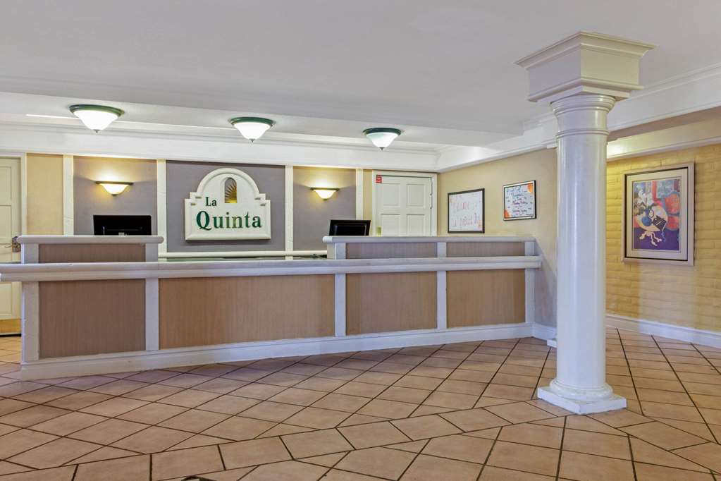 La Quinta Inn Tampa Bay Pinellas Park Clearwater - photo 7