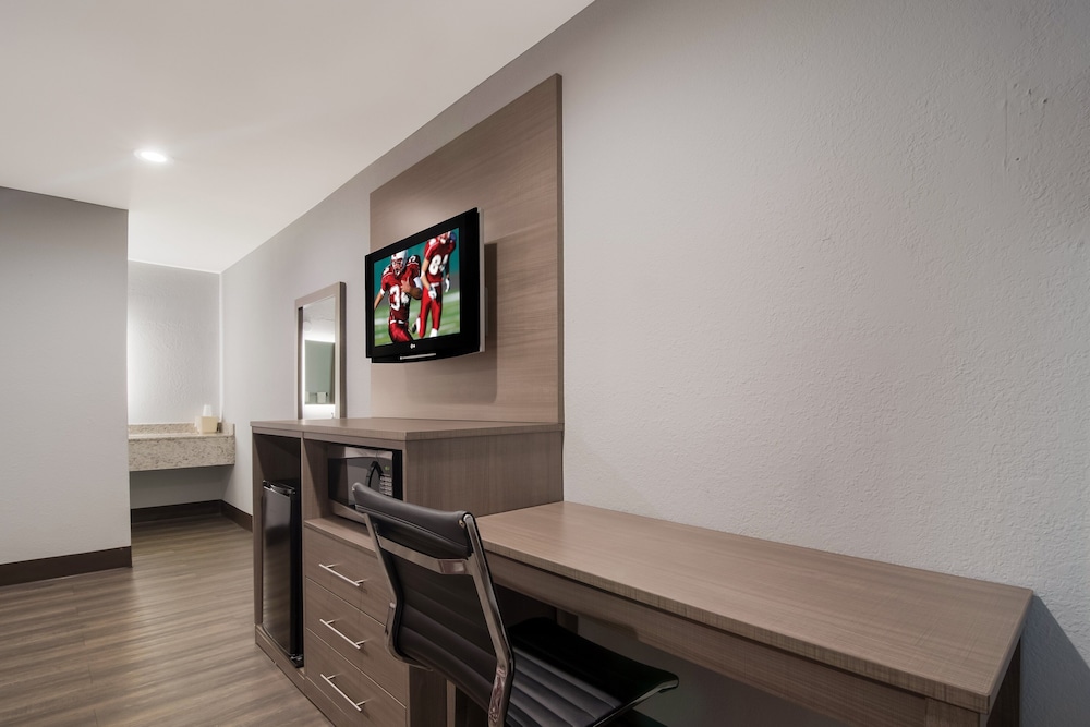Red Roof Inn Rocky Mount Battleboro - photo 16