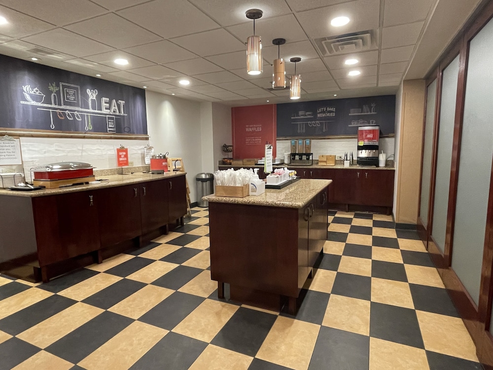 Hampton Inn & Suites Rifle - photo 44