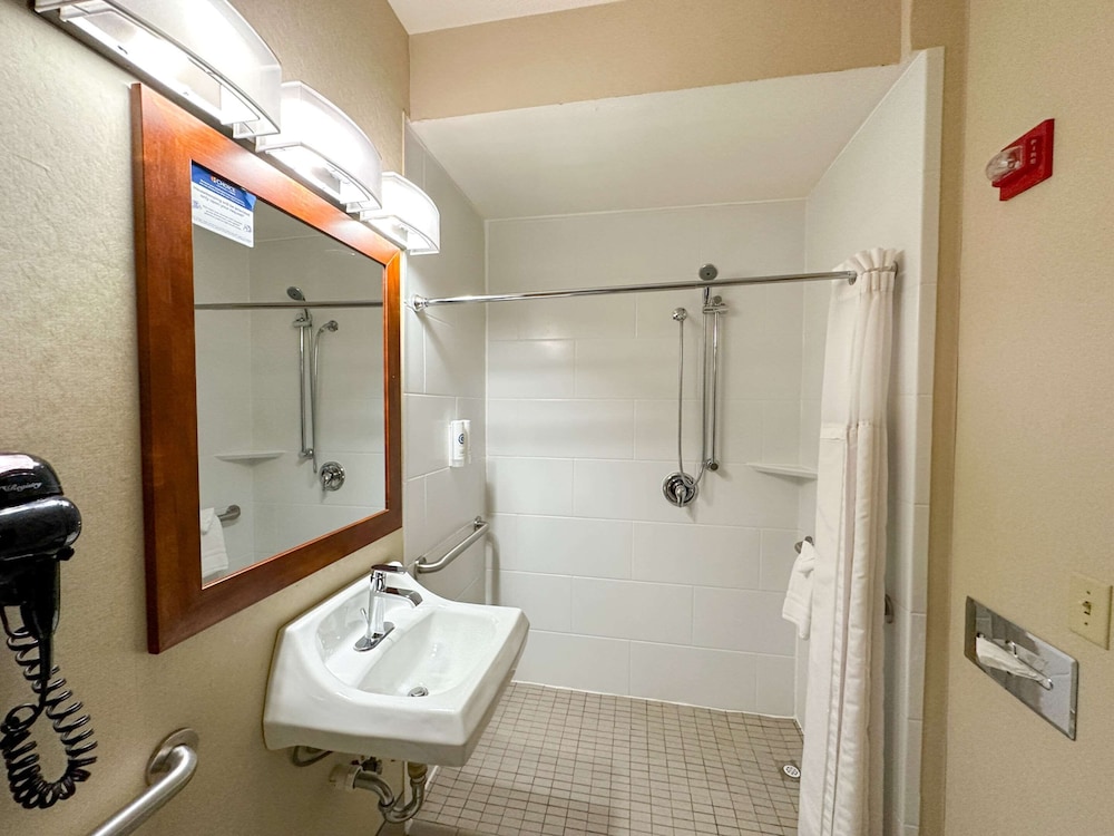 Country Inn & Suites by Radisson Rock Falls IL - photo 8