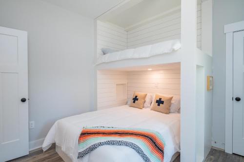 Suga Shack by Oak Island Accommodations - photo 17