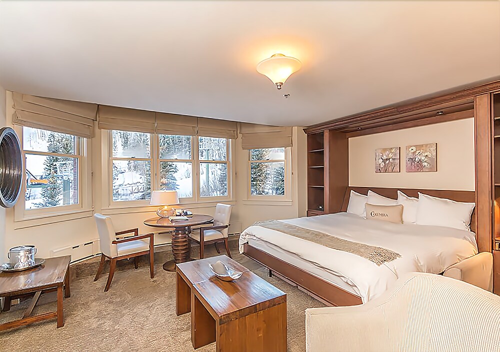 Columbia Hotel - photo 23