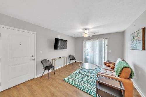 Stonecrest 717 2Bd Apt I Free Parking I Pool — 4-Star Luxury Hotel in New Albany, United States