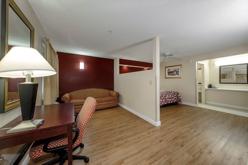 Red Roof Inn Ellenton Bradenton NE - photo 6