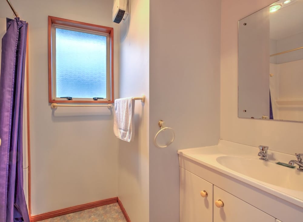 42b Conical Hill Road - last minute hotel in Unknown City