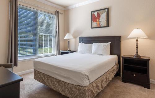 Tuscana Resort 2 Bedroom Condo Clubhouse Access 8 miles to Disney 2 Condo - photo 11