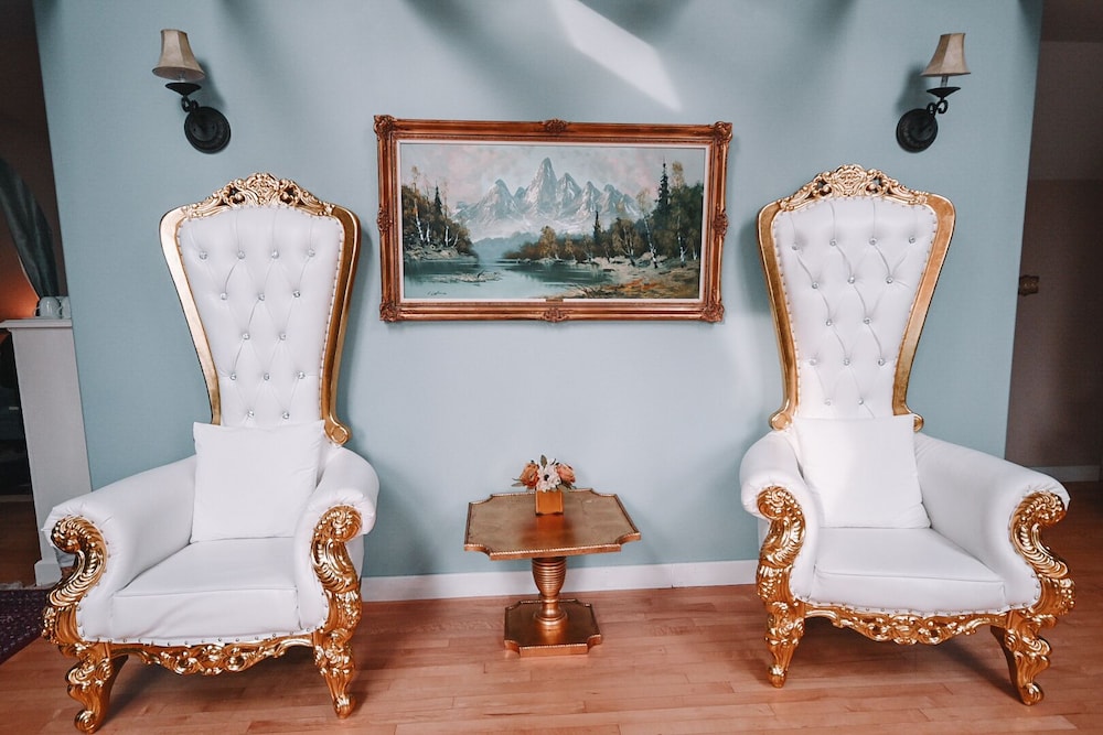 Bella’s Castle — Morden — photo 4