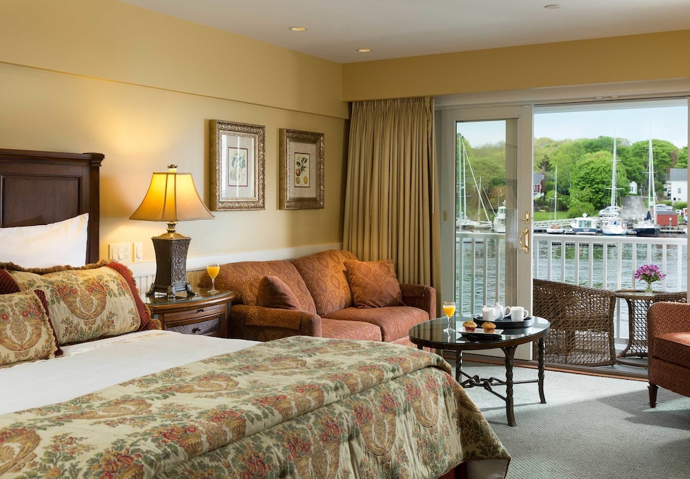 Grand Harbor Inn - photo 11