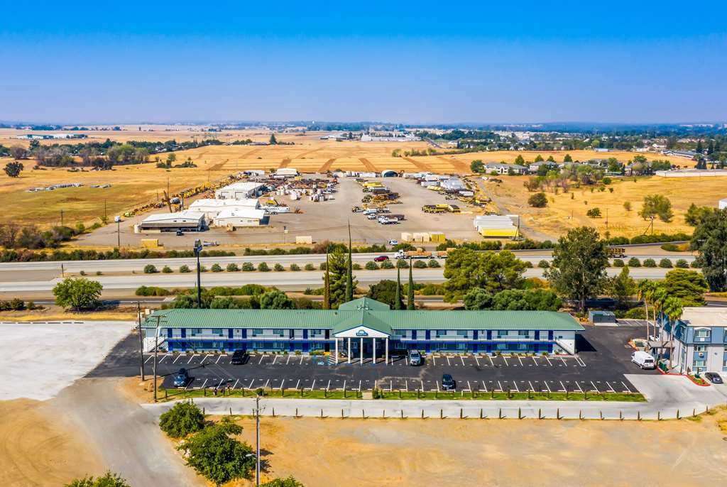 Days Inn by Wyndham Red Bluff - photo 3