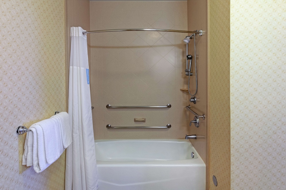 Hampton Inn & Suites El Paso West - photo 33