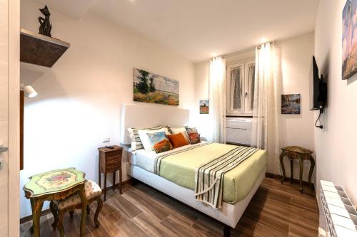 BOHEMIAN PIGNETO RHOME 2bdr 2bath Metro Pigneto connecting in 8 minutes to Colosseum Near Termini Railway station La Sapienza Uni Policlinico Umberto I hospital Family friendly with baby equipment Vibrant area Guest care in 4 languages — 4-Star Luxury Hotel in Rome, Italy