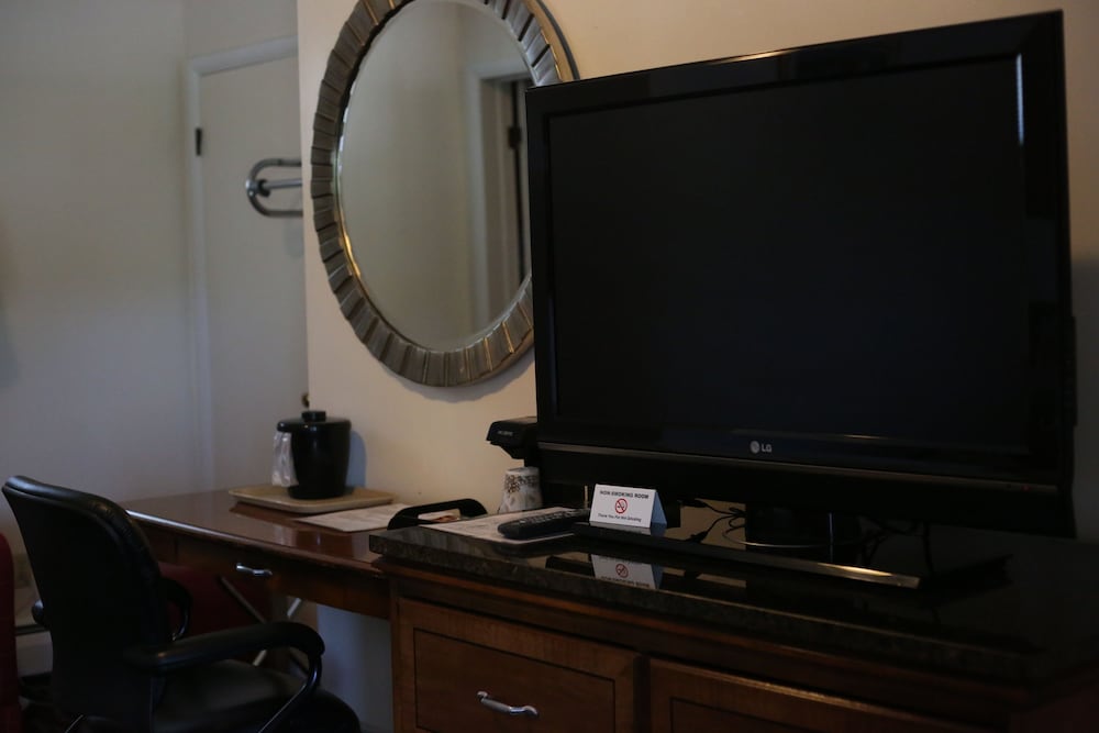 Cozy Corner Motel - photo 5