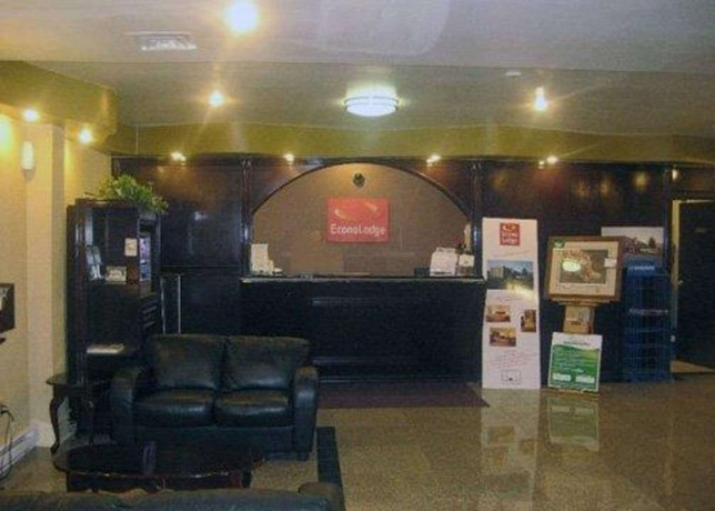 Econo Lodge - carbon neutral hotel in London
