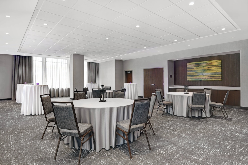 Courtyard by Marriott Manhattan Aggieville - photo 35