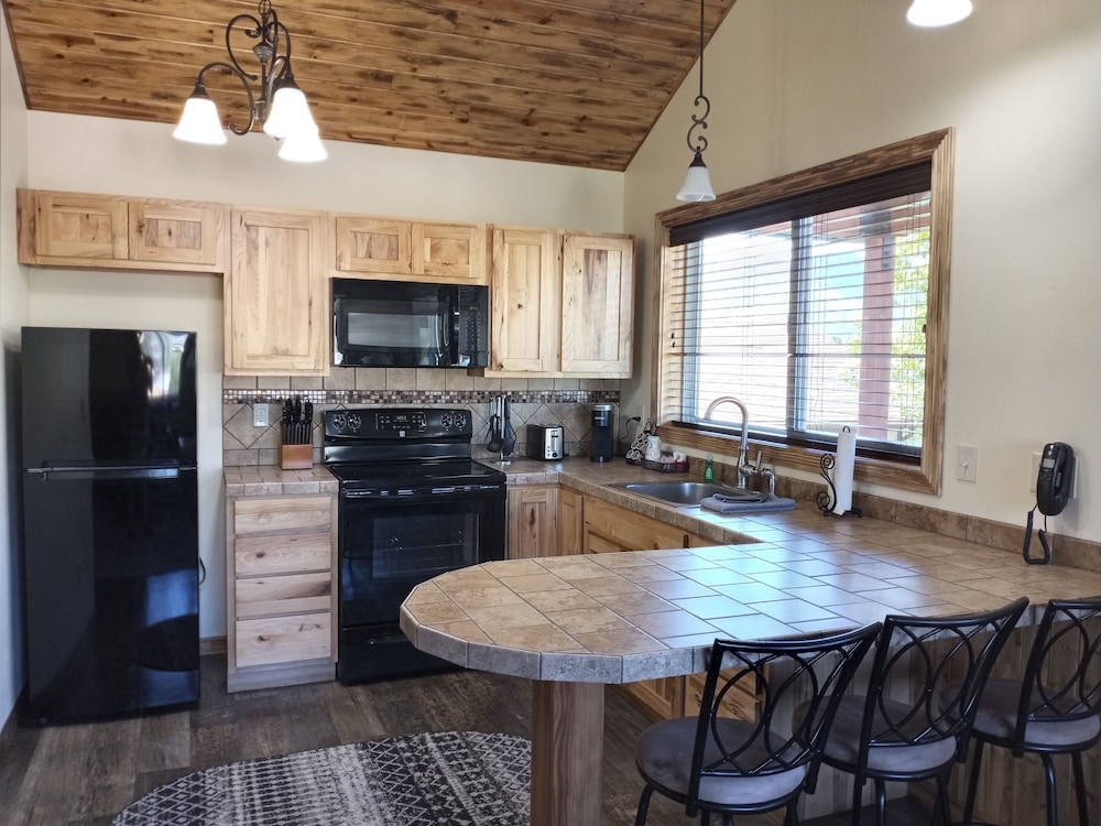 Yellowstone Riverside Cottages - photo 46