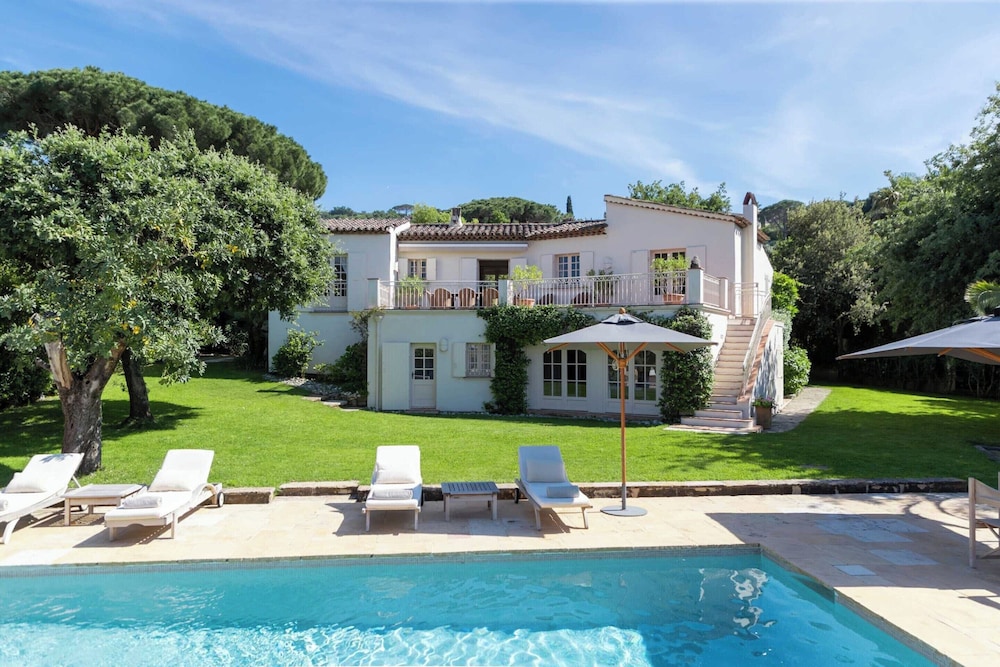 Magnificent House With Swimming Pool 5br 10p Gassin — 4-Star Luxury Hotel in Gassin, France