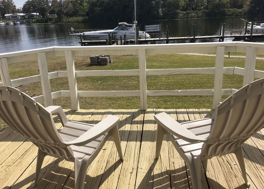 The Rivers Edge Motel - photo 32