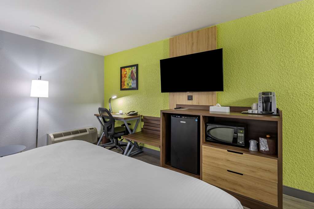 Best Western Plus St. Louis West Westport - photo 30