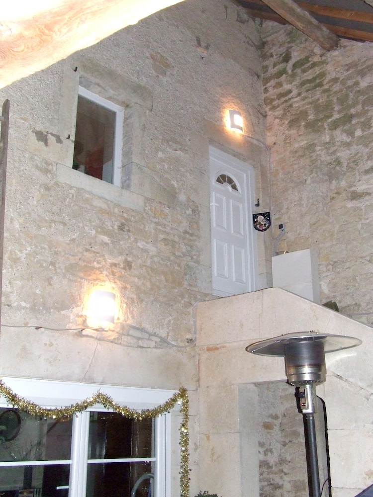 Apartment With 2 Bedrooms in Chenevrey et morogne With Enclosed Garden and Wifi 95 km From the Slopes — 4-Star Luxury Hotel in Auxon-Dessous, France