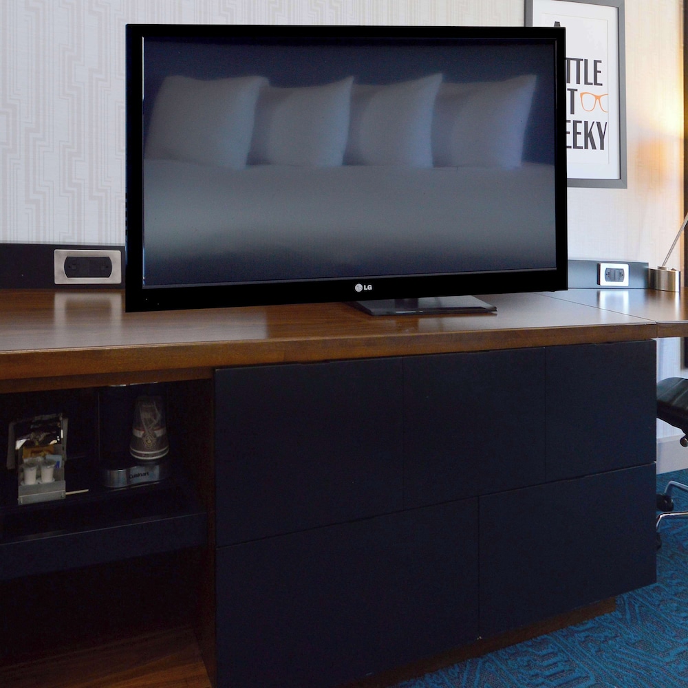Doubletree by Hilton Newark Fremont - photo 32