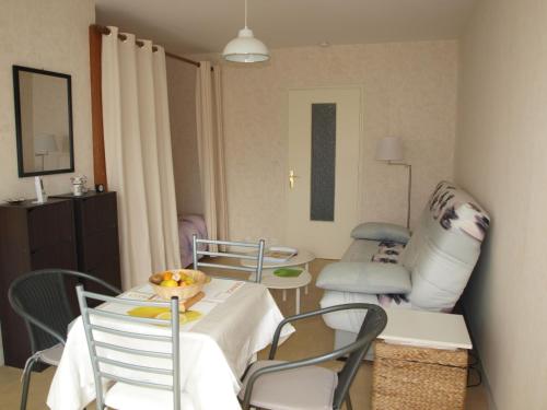 Maison Saint Jean de Monts 3 pièces 6 personnes FR 1 323 69 — 4-Star Luxury Hotel in Saint-Jean-De-Monts, France