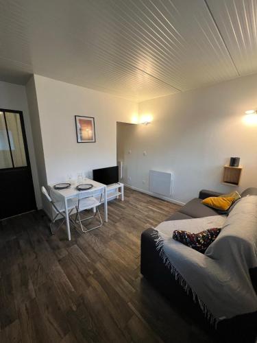 La Bordelaise Logement Cosy Avec Jardin a Begles — hotel in Begles