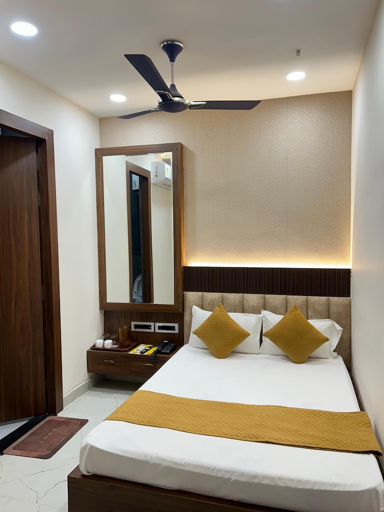Shri Haridas Kunj - last minute hotel in Mathura
