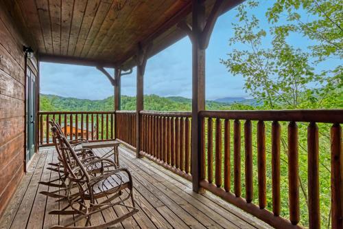 Lazy Bear Lodge Hot Tub Resort Pool WIFI 1089 FREE tickets each paid day Dollywood and More - photo 44