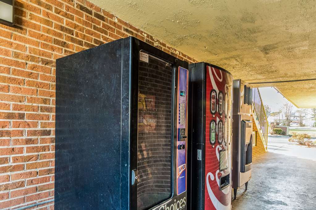 Econo Lodge Whiteville - photo 22
