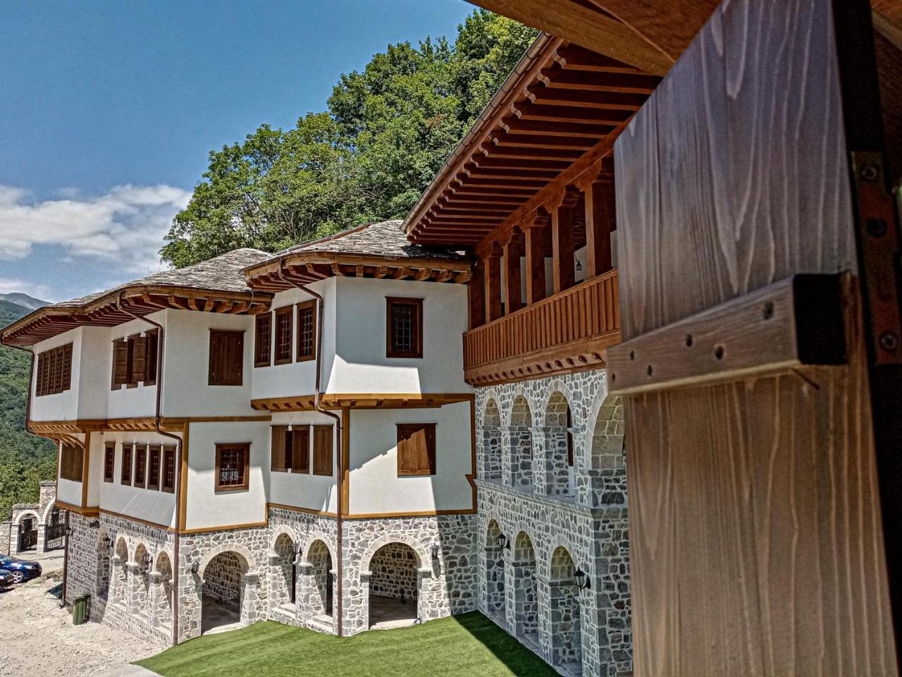 Guest Mansion Гостински Палат in Rostusa, Republic of Macedonia