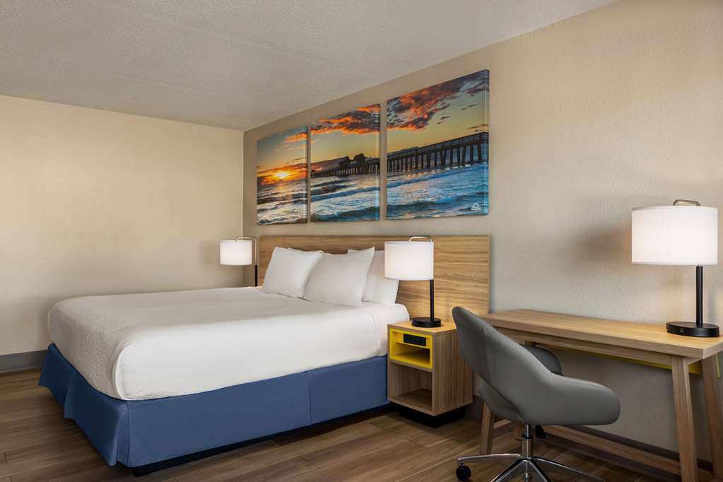 Days Inn by Wyndham Cocoa Beach Port Canaveral - photo 6