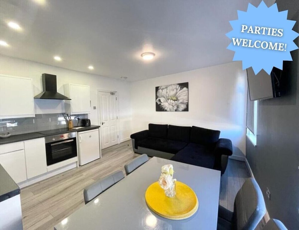 The Central Suite Blackpool Best Holiday Letting Home in Blackpool — 4-Star Luxury Hotel in Blackpool, United Kingdom