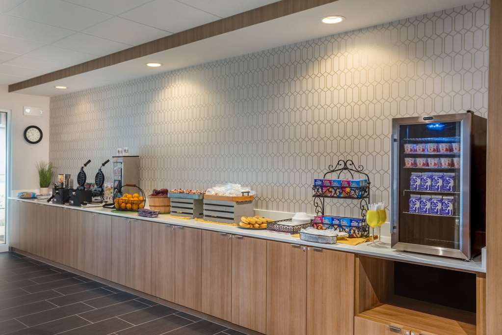Microtel Inn & Suites by Wyndham Liberty NE Kansas City Area - photo 22